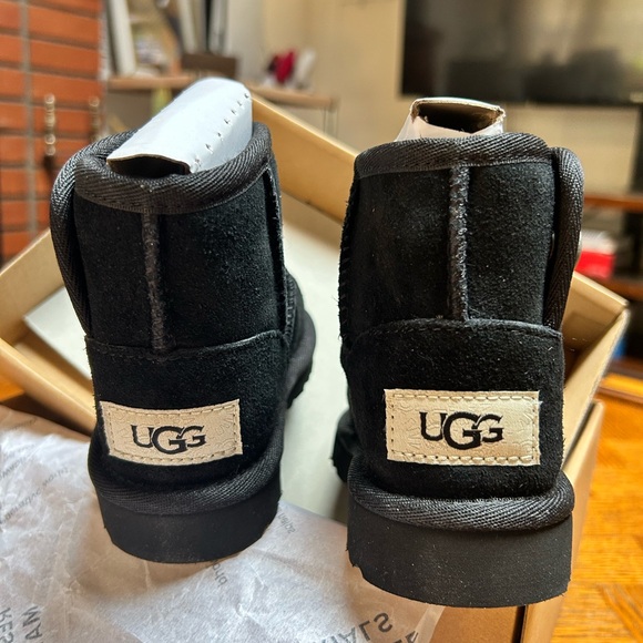 UGG Kids Black Suede Boots - Picture 4 of 7